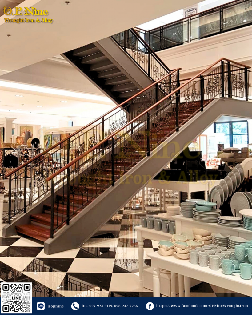 Crystal Park - ราวบันได