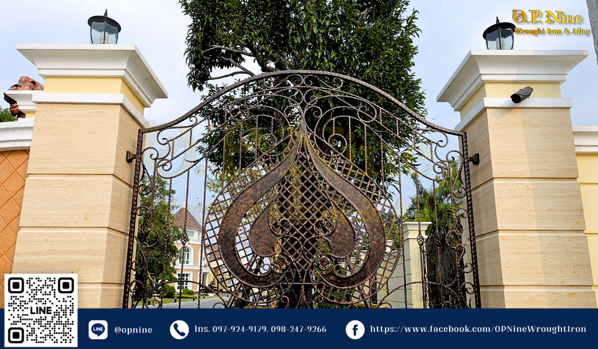 บ้านประชาชื่น - ประตู